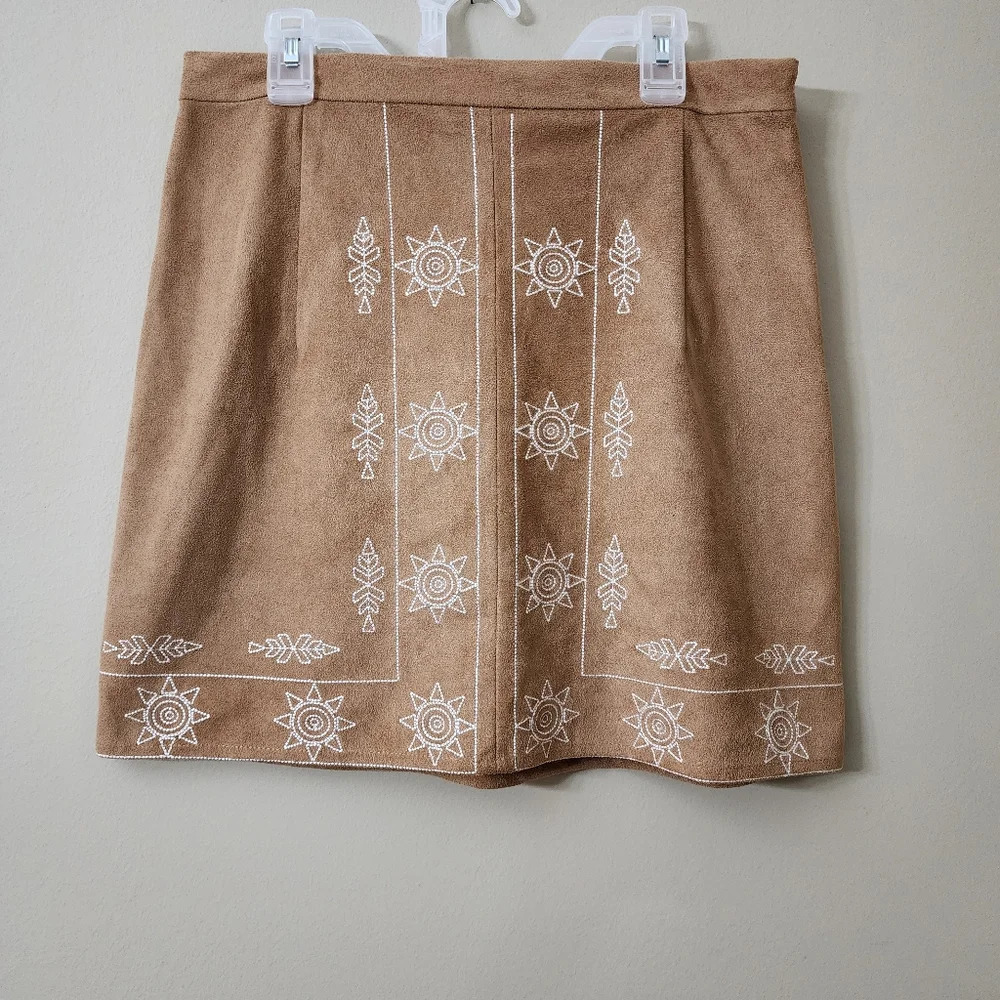 Lulus size M ornamental tan embroidered suede mini skirt - Picture 2 of 8